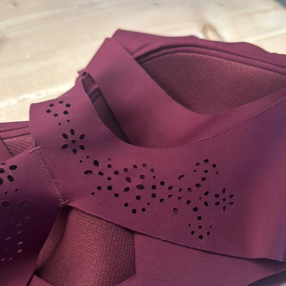 Victoria's Secret Purple Sports Bra - Picture 6 of 6